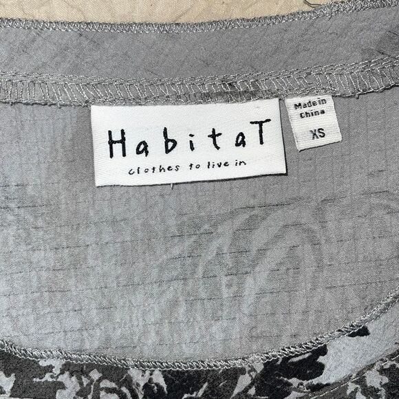 Habitat Clothes To Live In Asymmetrical‎ Blouse Paisley Print Size XS Gray Black - Picture 7 of 11